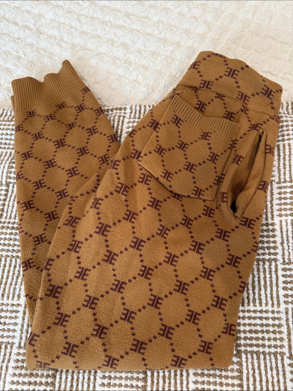 Ellandemm Joggers Camel Brown with Geometric Motif
